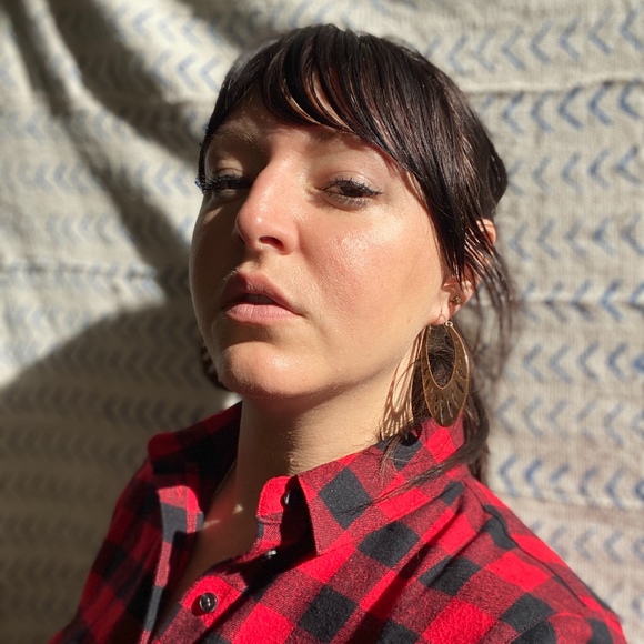 Meet your Posher, Sacha - Picture 1 of 1